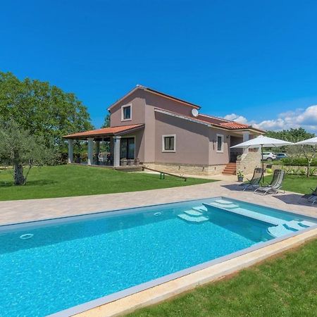 Holiday House Vita Tinjan Exterior photo