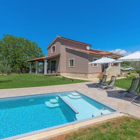 Holiday House Vita Tinjan Exterior photo